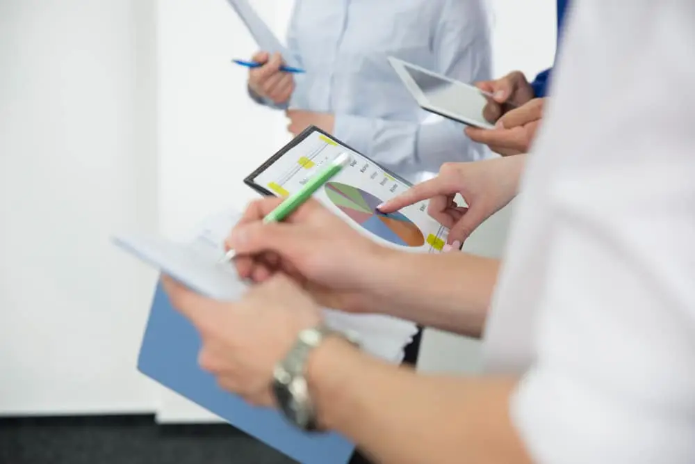 benefits of outsourcing accounts receivable services